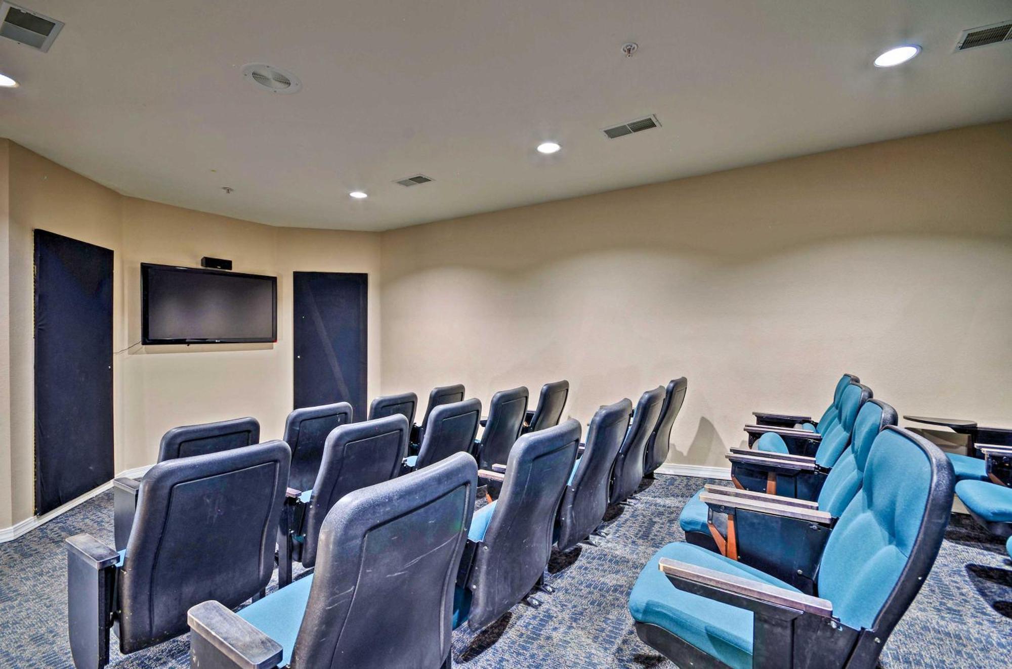Ground-Floor Branson Condo With Community Perks Buitenkant foto