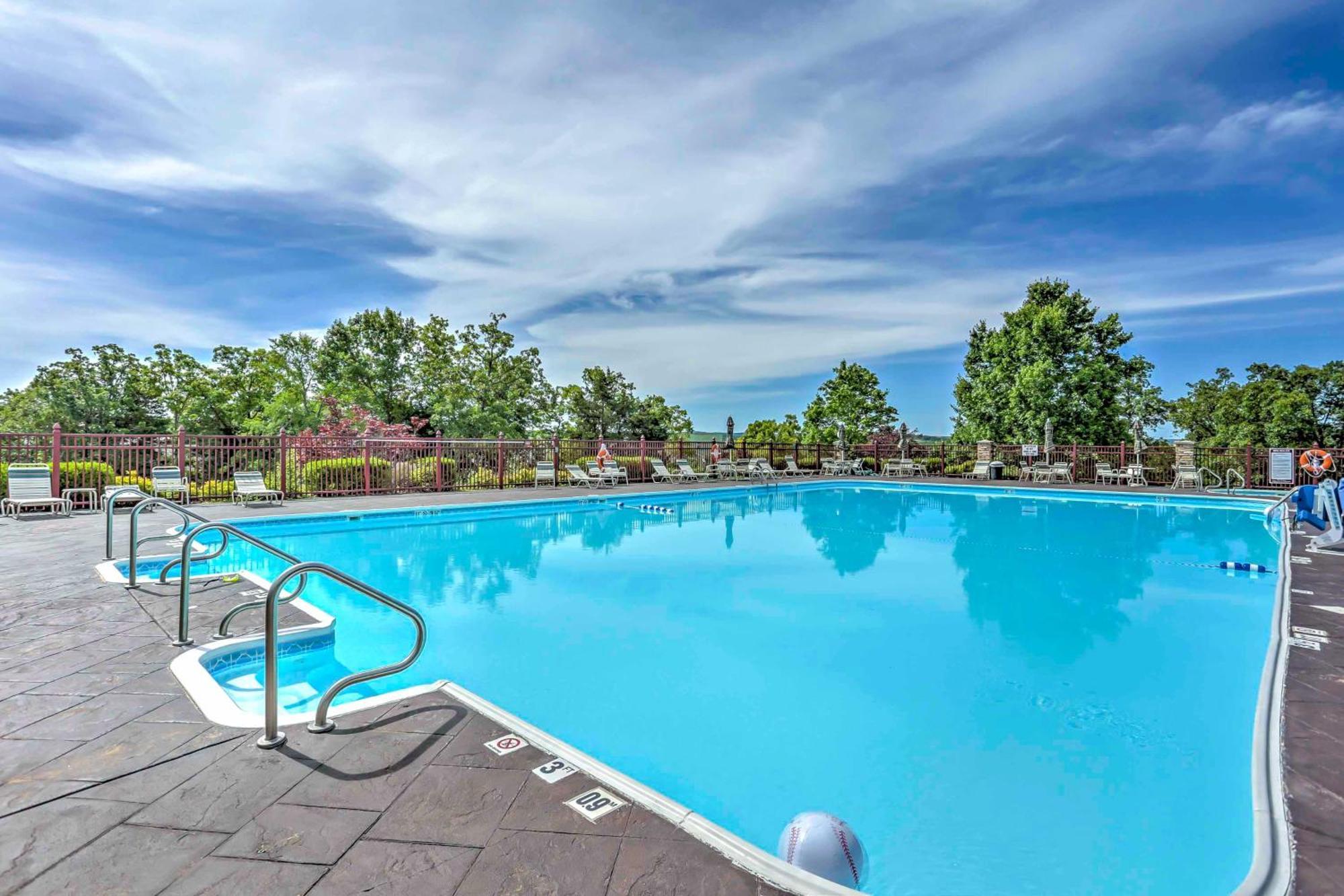 Ground-Floor Branson Condo With Community Perks Buitenkant foto